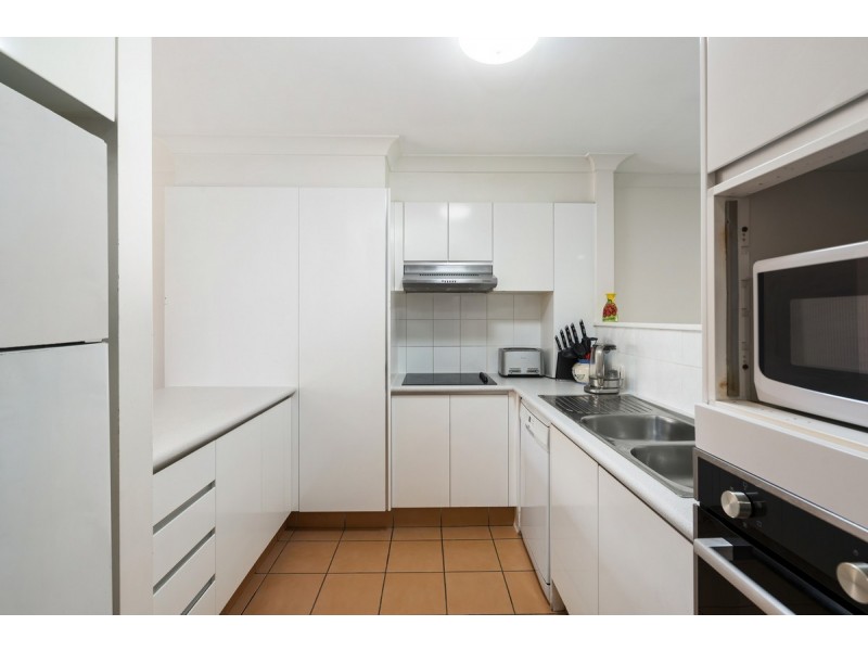 11/152 Palm Meadows Drive, Carrara QLD 4211