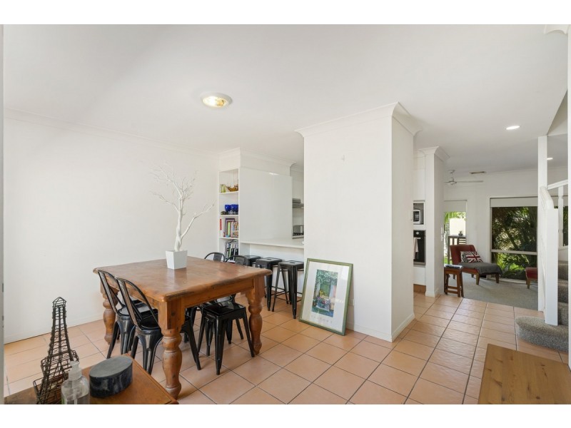 11/152 Palm Meadows Drive, Carrara QLD 4211