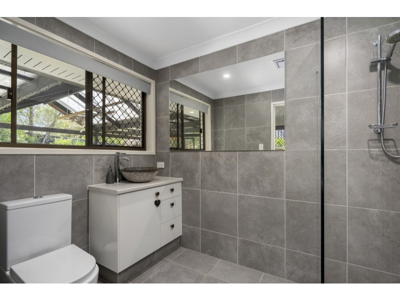 5 Aird Court, Highland Park QLD 4211