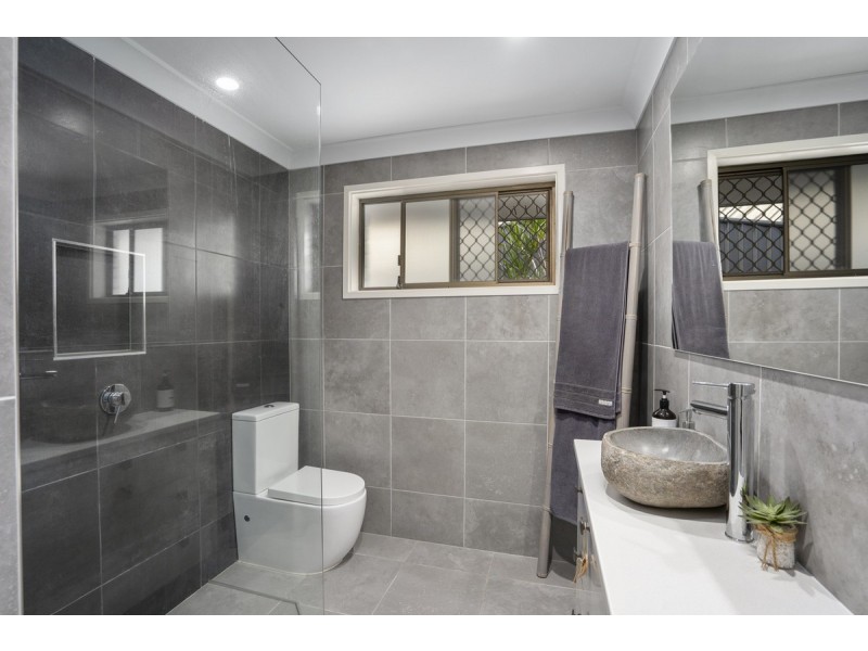 5 Aird Court, Highland Park QLD 4211