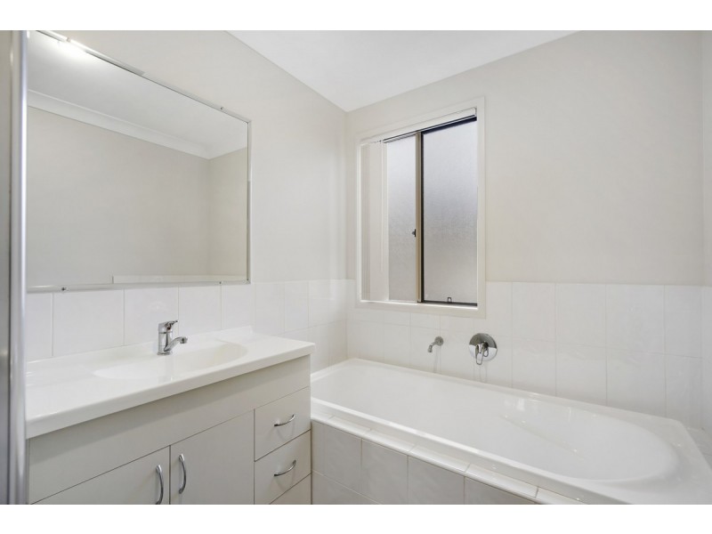 2 Marsh Street, Upper Coomera QLD 4209