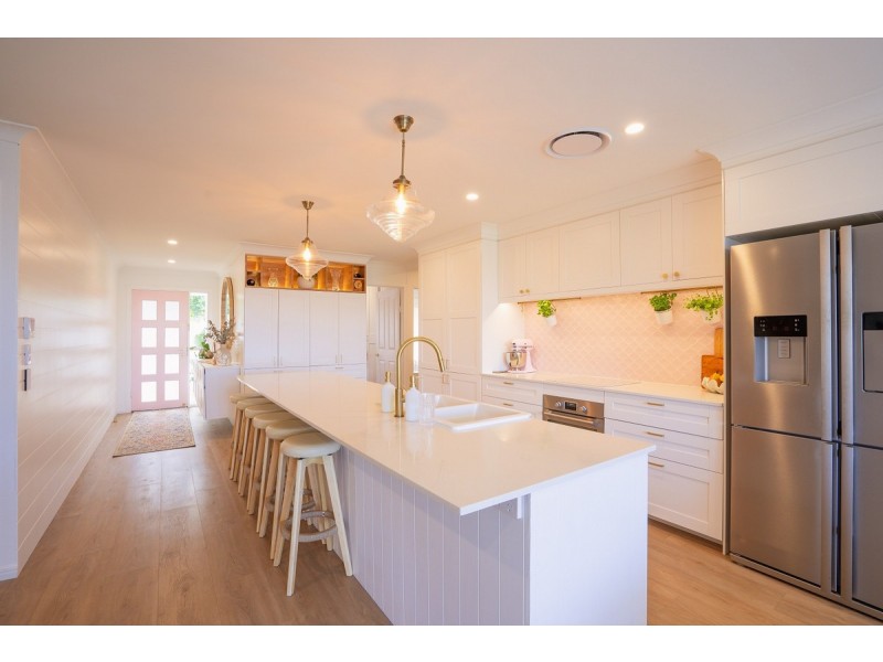 2 Berkley Court, Highland Park QLD 4211