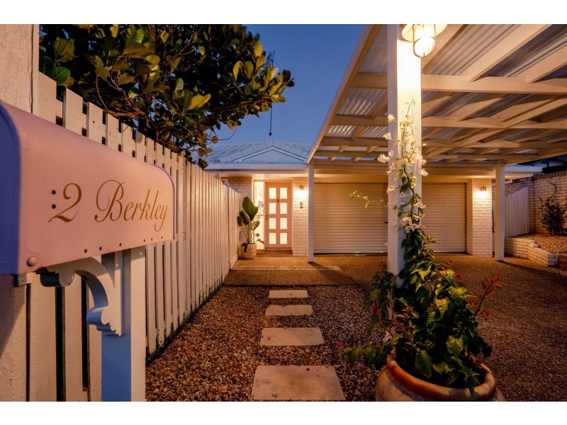 2 Berkley Court, Highland Park QLD 4211
