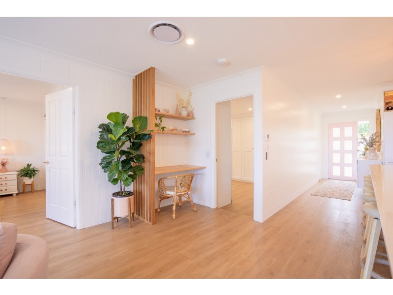 2 Berkley Court, Highland Park QLD 4211