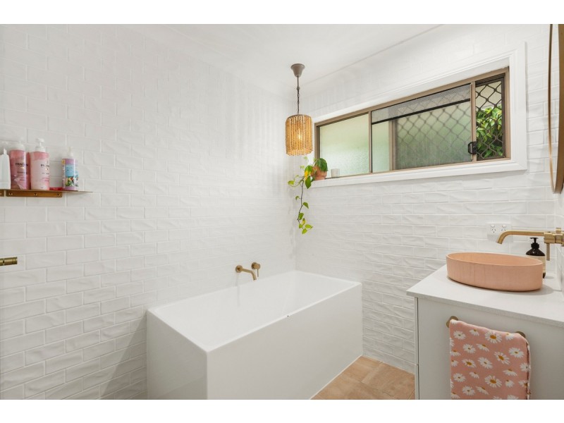 2 Berkley Court, Highland Park QLD 4211