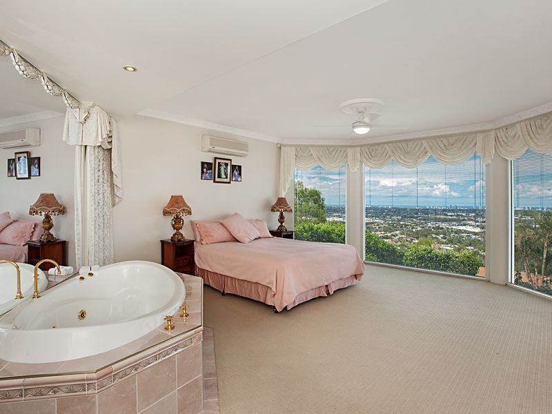 25 Moroccan Street, Highland Park QLD 4211