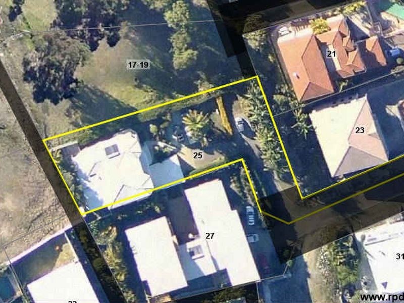 25 Moroccan Street, Highland Park QLD 4211