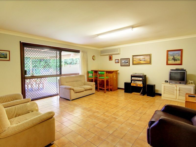 8 Colrene Drive, Nerang QLD 4211