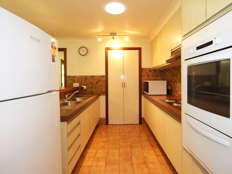 8 Colrene Drive, Nerang QLD 4211