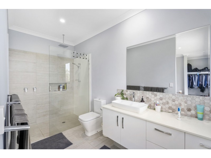 110 Carrington Road, Bonogin QLD 4213