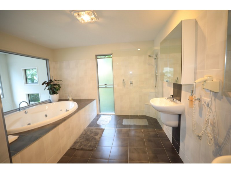 26 Canyon Parade, Springbrook QLD 4213