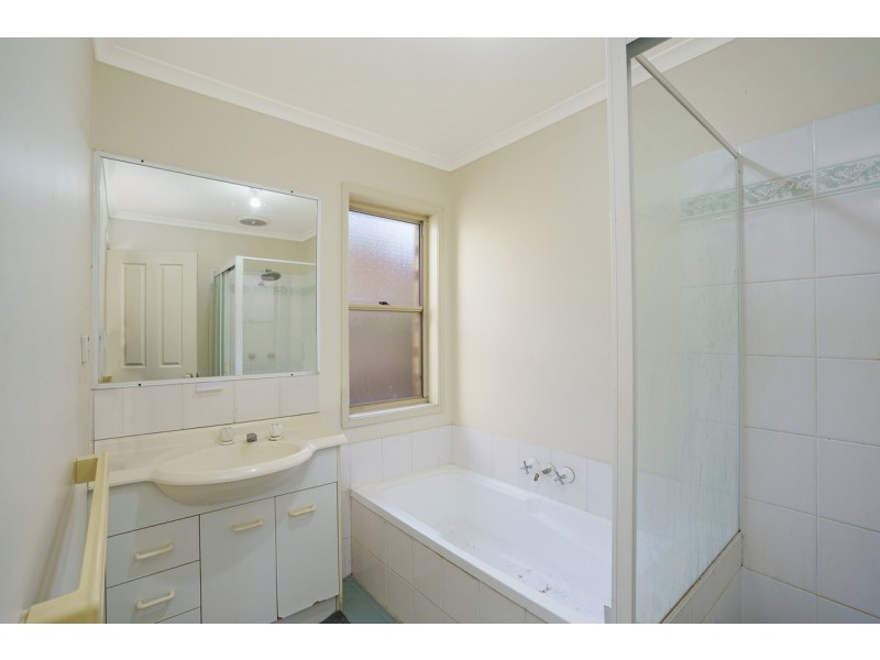 2 Bards Court, Nerang QLD 4211