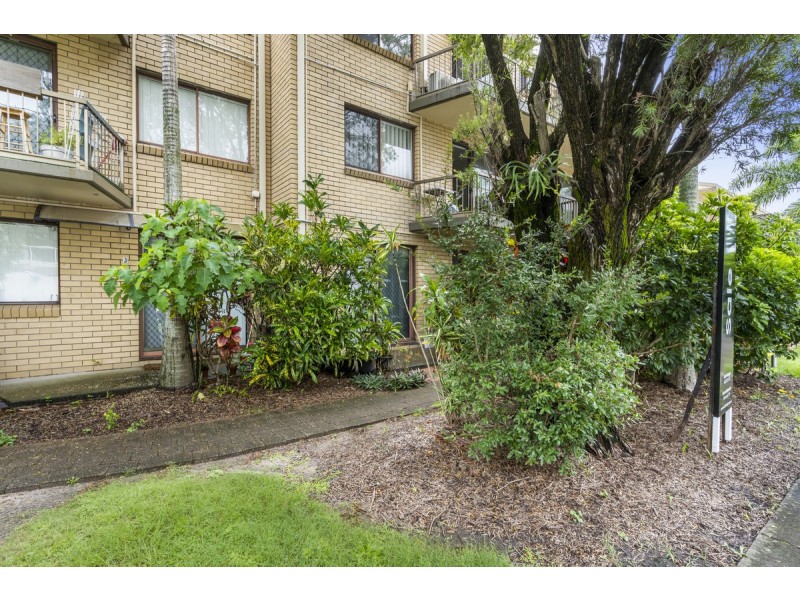 4/9 Bradford Street, Labrador QLD 4215