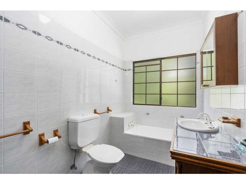 214 Crane Crescent, Nerang QLD 4211