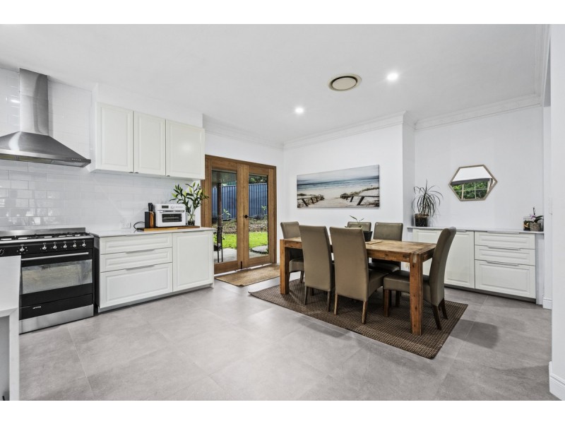 8 Winderadeen Court, Nerang QLD 4211