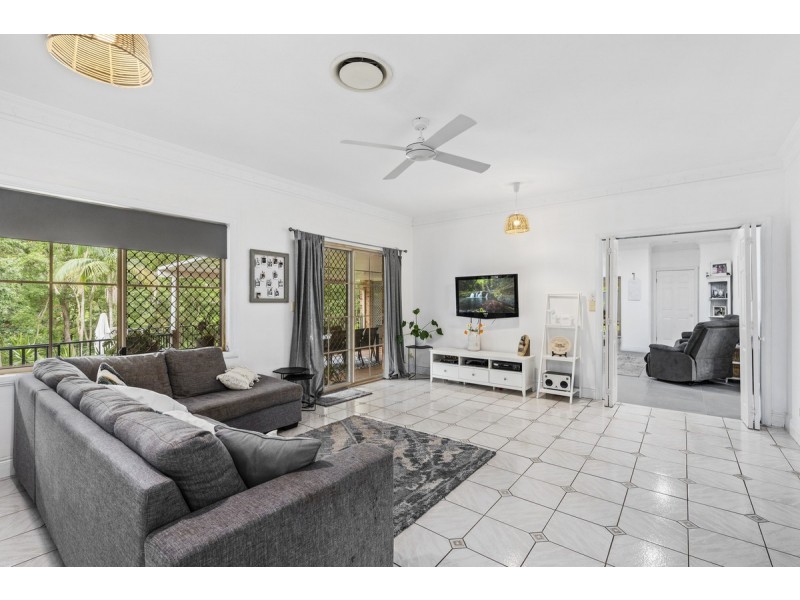 8 Winderadeen Court, Nerang QLD 4211