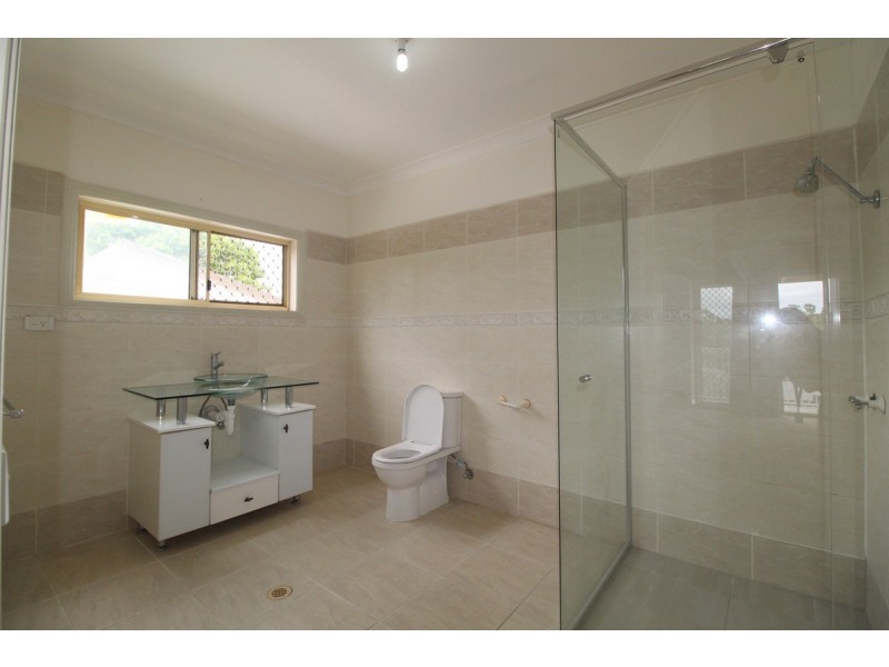 18 Guthrie Parade, Carrara QLD 4211