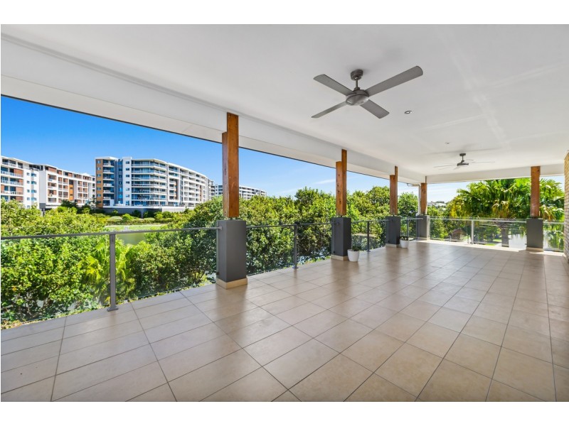 1 Jurien Crescent, Varsity Lakes QLD 4227