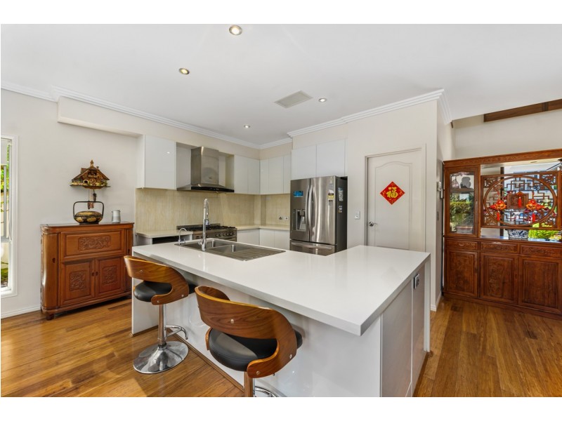 1 Jurien Crescent, Varsity Lakes QLD 4227