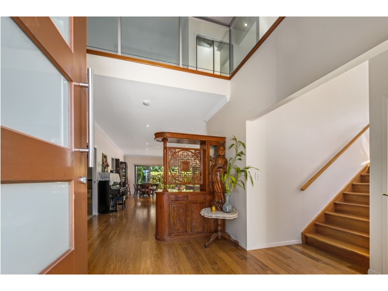 1 Jurien Crescent, Varsity Lakes QLD 4227