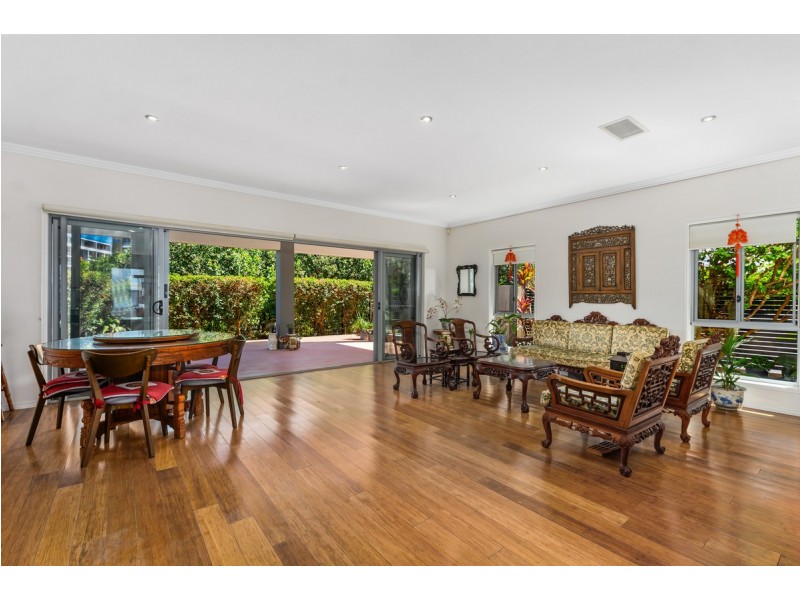 1 Jurien Crescent, Varsity Lakes QLD 4227