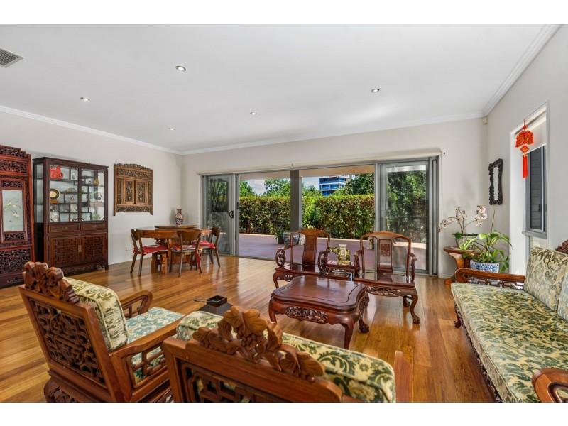 1 Jurien Crescent, Varsity Lakes QLD 4227