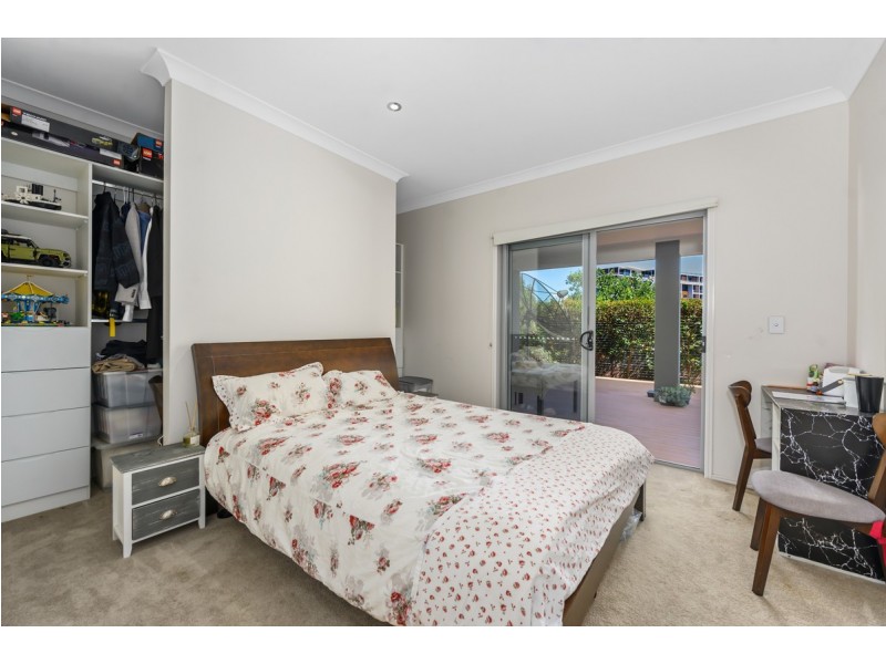 1 Jurien Crescent, Varsity Lakes QLD 4227