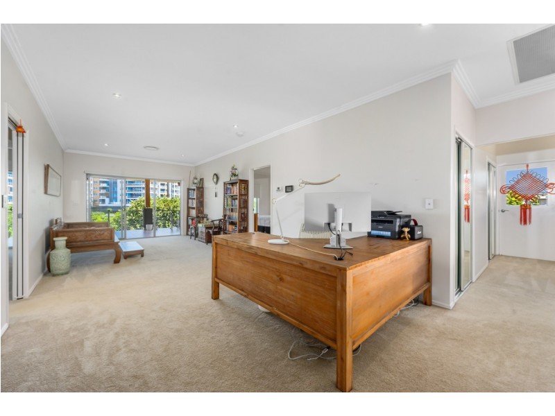 1 Jurien Crescent, Varsity Lakes QLD 4227