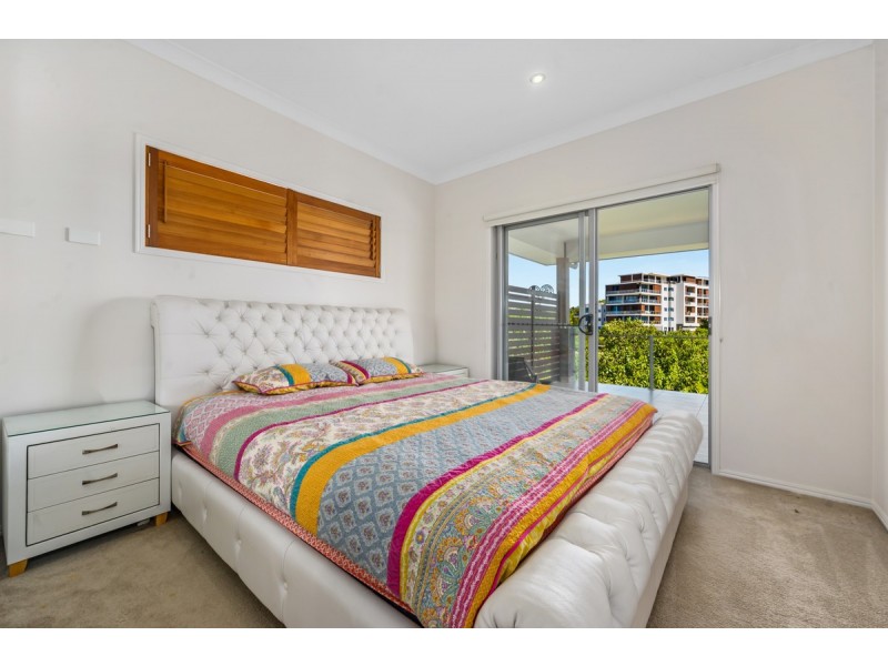 1 Jurien Crescent, Varsity Lakes QLD 4227