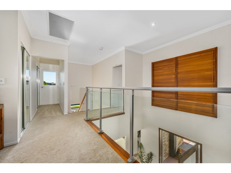 1 Jurien Crescent, Varsity Lakes QLD 4227