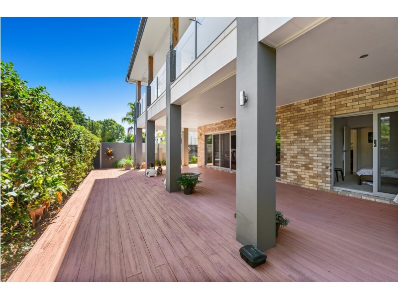 1 Jurien Crescent, Varsity Lakes QLD 4227