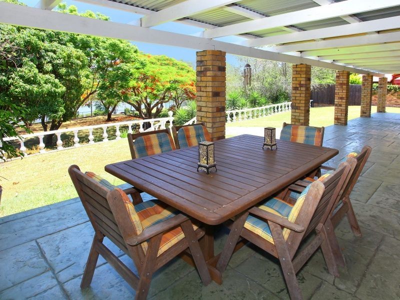 19 Nerang River Drive, Nerang QLD 4211