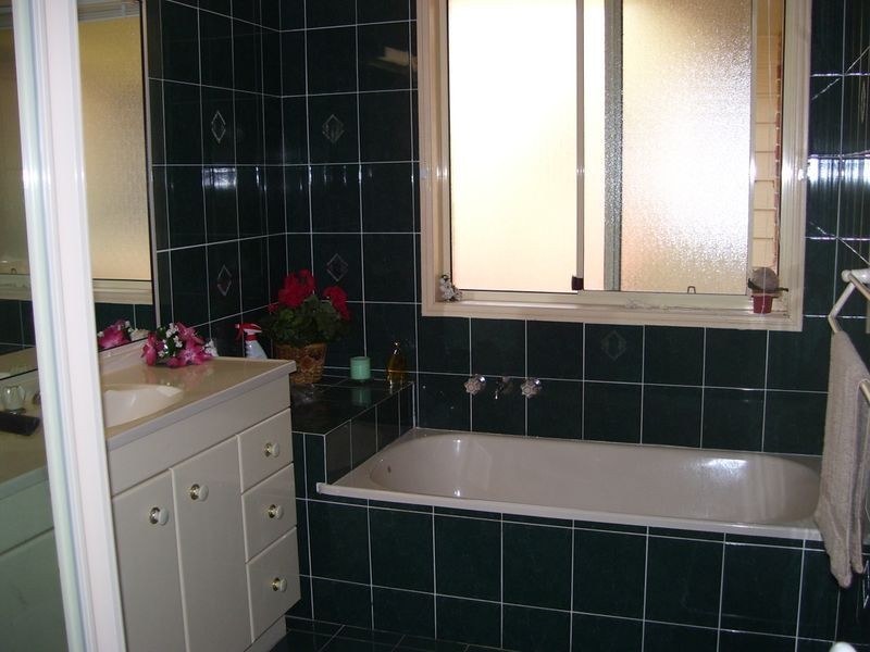 5 Regal Court, Highland Park QLD 4211