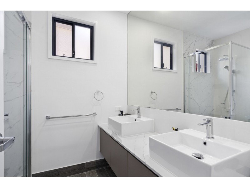 7/33 Sickle Avenue, Hope Island QLD 4212