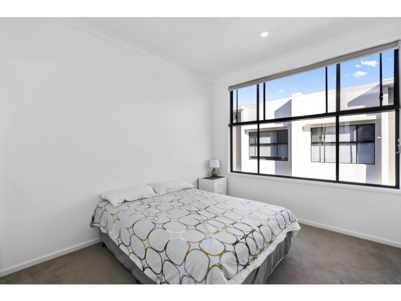 7/33 Sickle Avenue, Hope Island QLD 4212