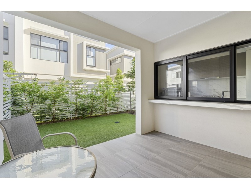 7/33 Sickle Avenue, Hope Island QLD 4212