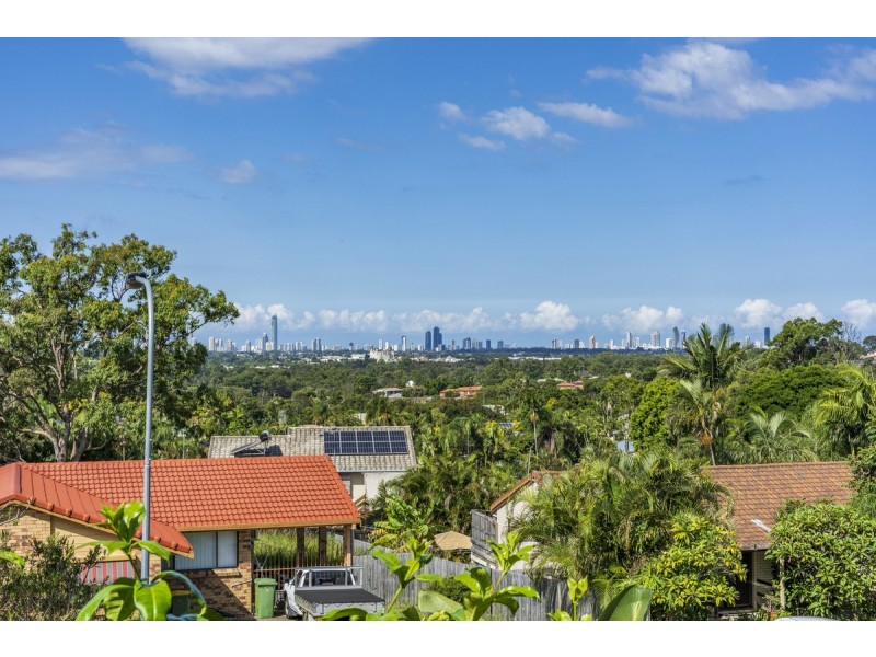 18 Jabiluka Drive, Highland Park QLD 4211