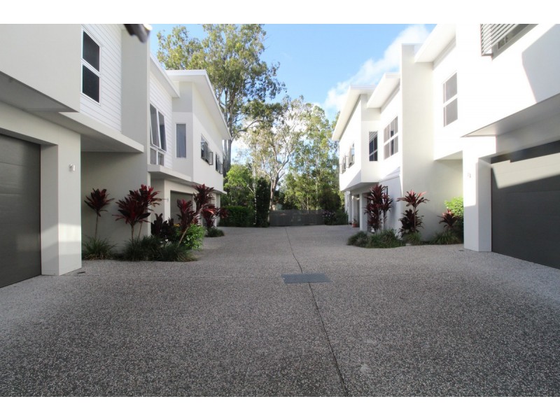 8/14 Careel Close, Helensvale QLD 4212