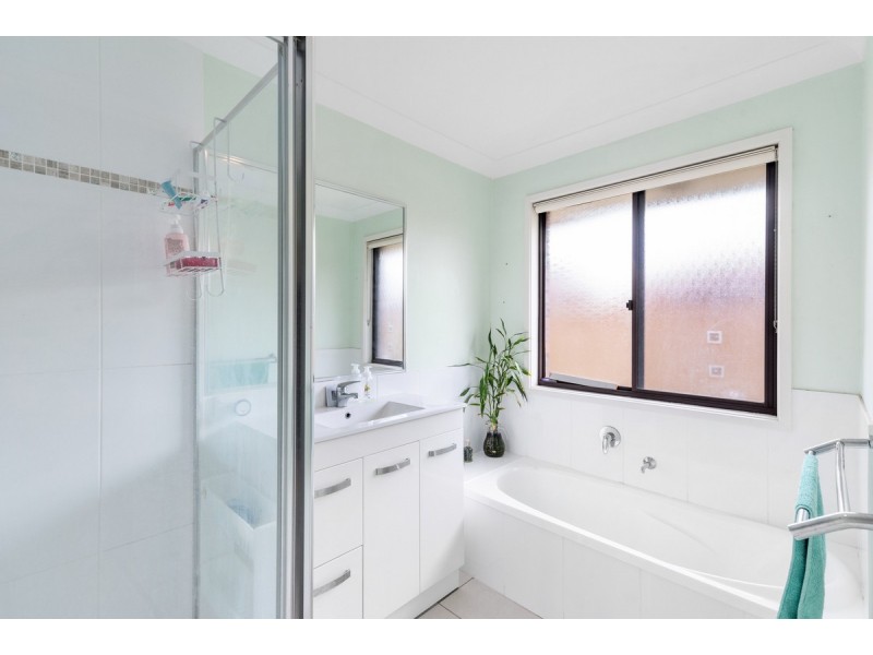 54 Chisholm Road, Carrara QLD 4211