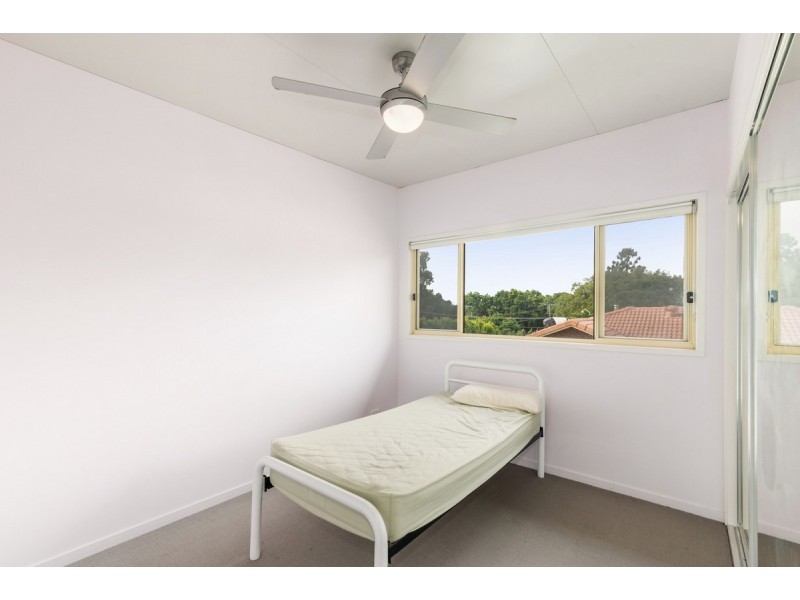 54 Chisholm Road, Carrara QLD 4211