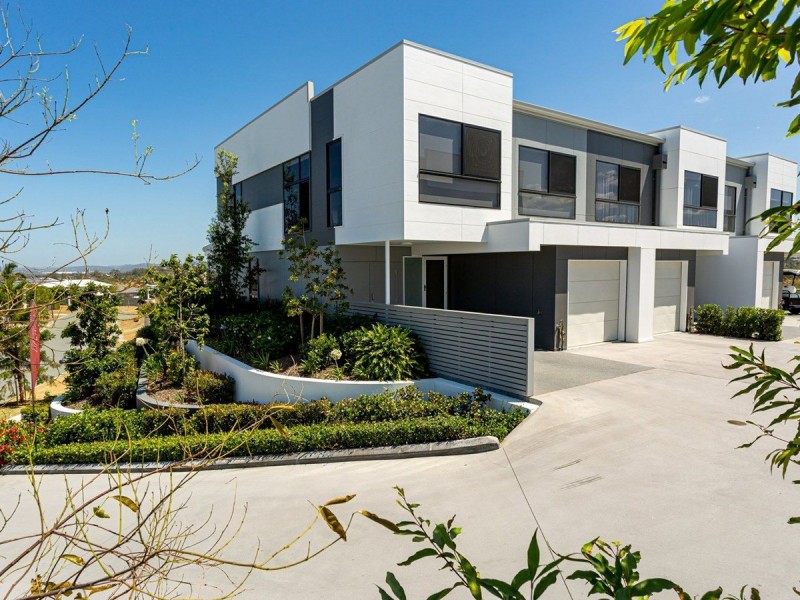 1/34 John Francis Drive, Carrara QLD 4211