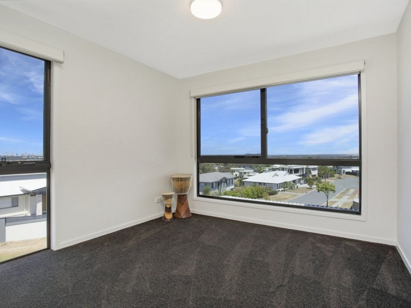 1/34 John Francis Drive, Carrara QLD 4211