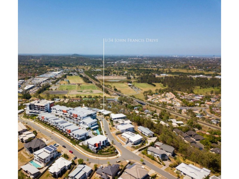 1/34 John Francis Drive, Carrara QLD 4211