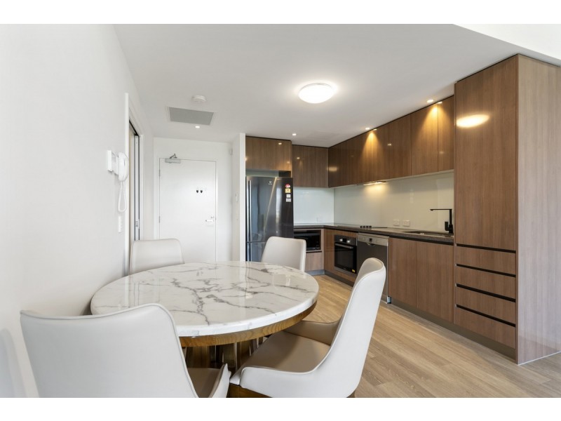 5217 Harbourview Drive, Hope Island QLD 4212