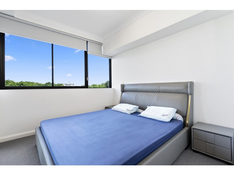 5217 Harbourview Drive, Hope Island QLD 4212