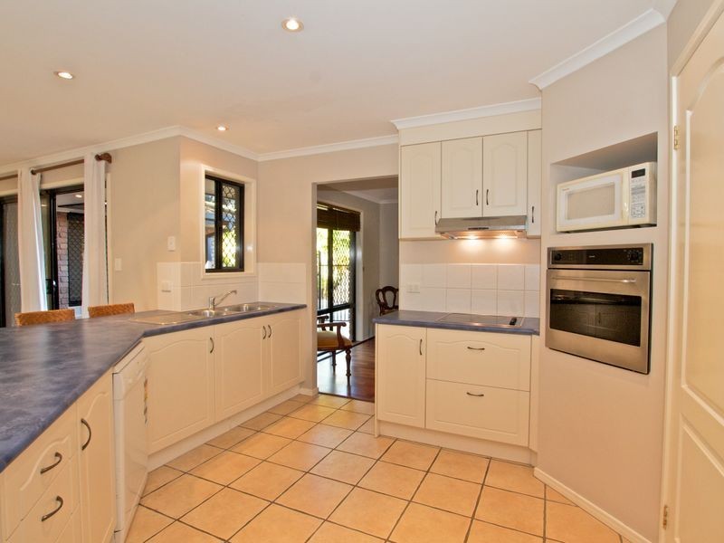 24 Greenbank Circuit, Carrara QLD 4211