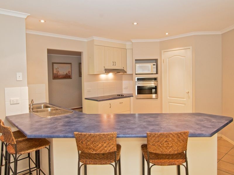 24 Greenbank Circuit, Carrara QLD 4211