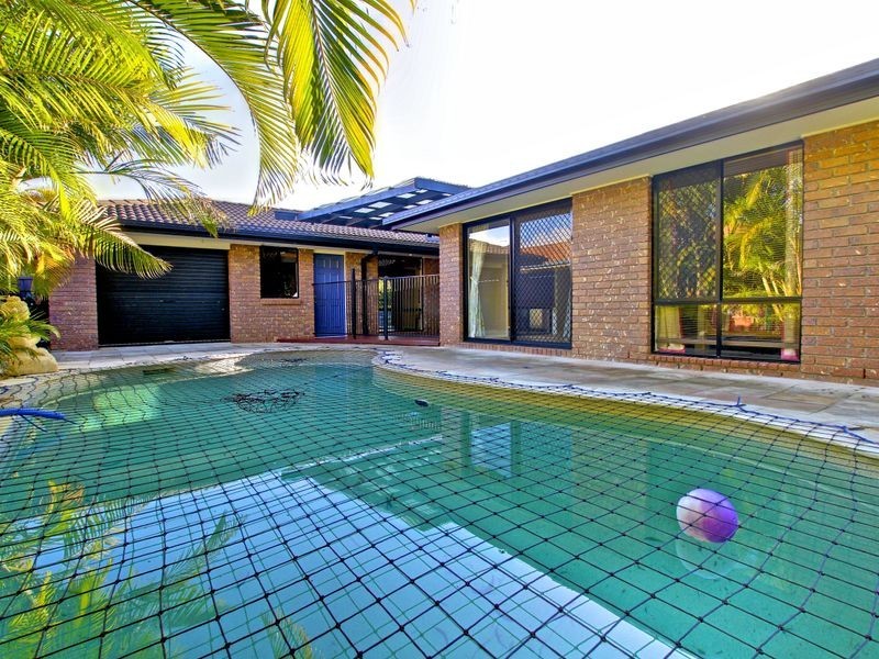 24 Greenbank Circuit, Carrara QLD 4211