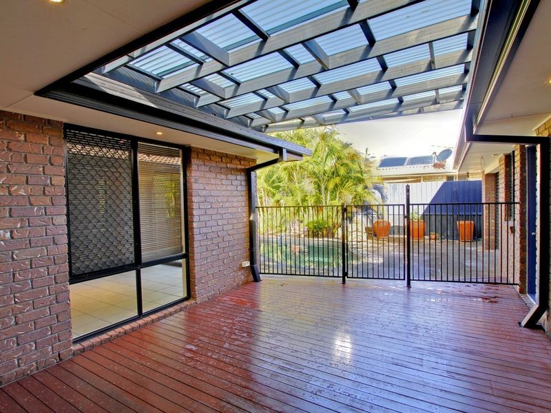 24 Greenbank Circuit, Carrara QLD 4211