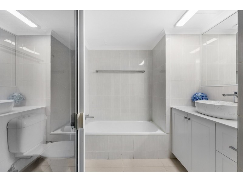 57/2940 Gold Coast Highway, Surfers Paradise QLD 4217